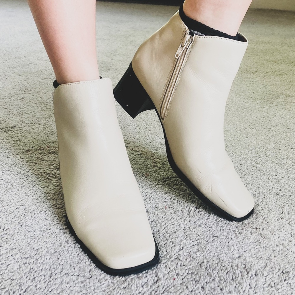 White Mountain | Light Cream Boots | Size 8